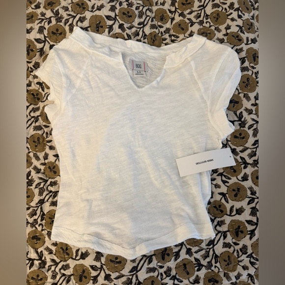 NWT Urban Outfitters BDG Morgan Slub Notch Neck Tee - Picture 2 of 7